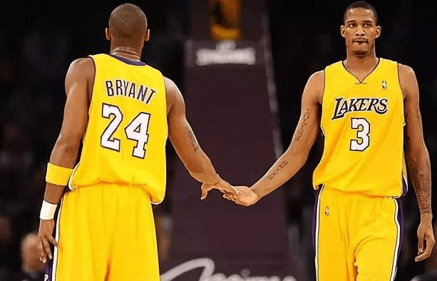  灰熊交易送走莫兰特，换回首轮签及防守悍将  